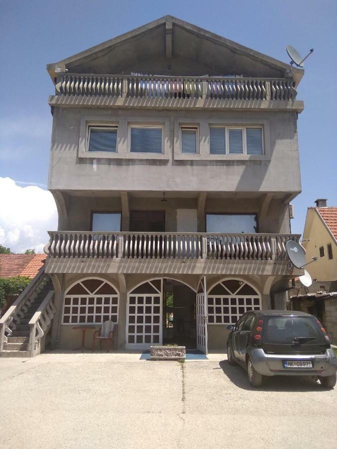 Buric Rooms Niksic Ngoại thất bức ảnh