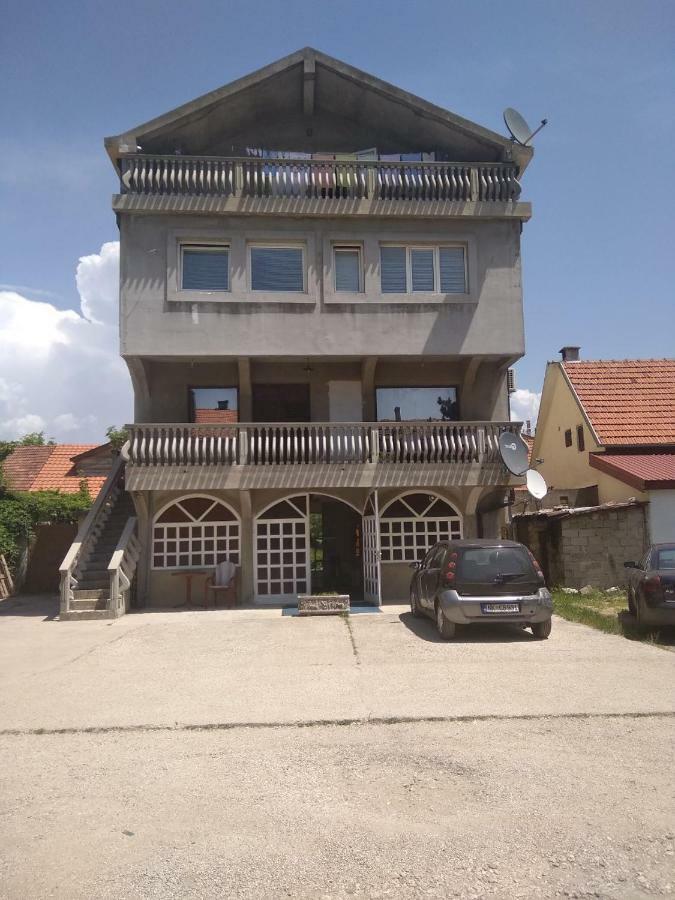 Buric Rooms Niksic Ngoại thất bức ảnh